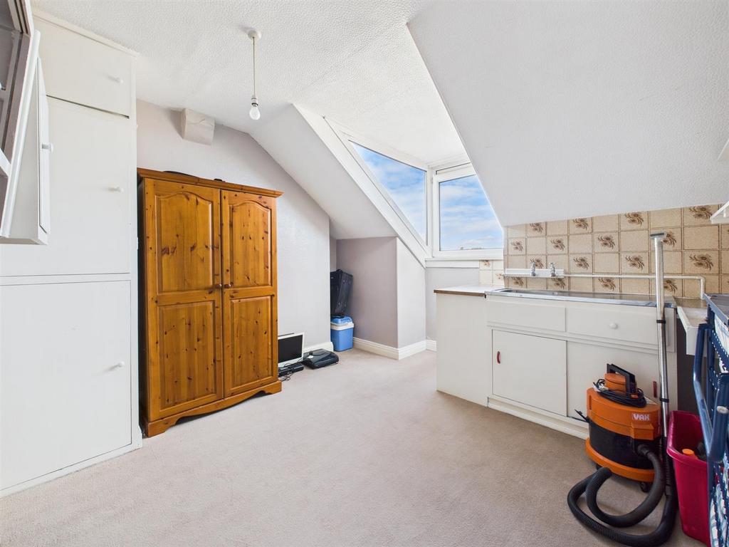 Bedroom: