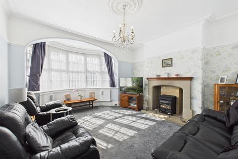 5 bedroom end of terrace house for sale, Sands Lane, Bridlington