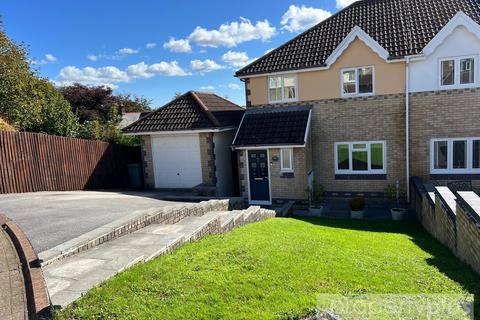 undefined, Swyn Y Nant, Porth, Rhondda Cynon Taff, CF39