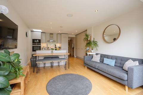 2 bedroom maisonette for sale, Dryden Road, London SW19