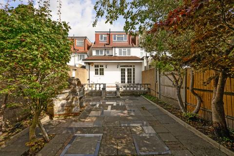 Windermere Avenue, London SW19