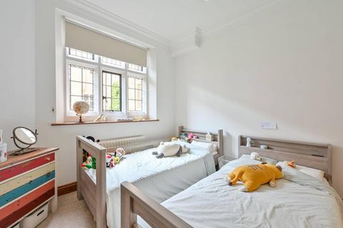 undefined, Oldfield Wood, Maybury, Woking, GU22