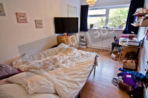 3 bedroom flat to rent, *£135pppw excluding bills!* Clumber Court, Clumber Crescent South