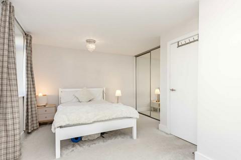 undefined, Pouparts Place, Twickenham TW2