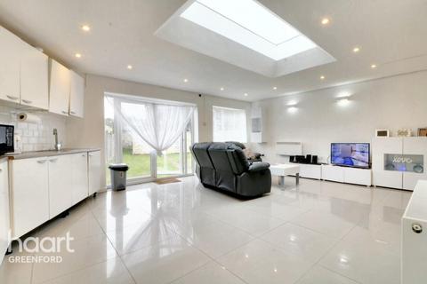 undefined, Kelvin Gardens, Southall