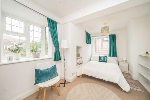 25 Dickerage Road, Kingston Upon Thames, KT1 3SR