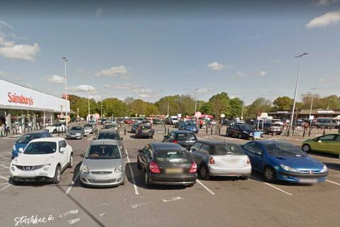 undefined, Crawley Avenue, Crawley RH10