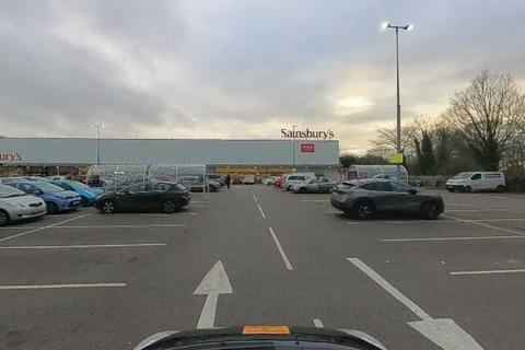 undefined, Crawley Avenue, Crawley RH10
