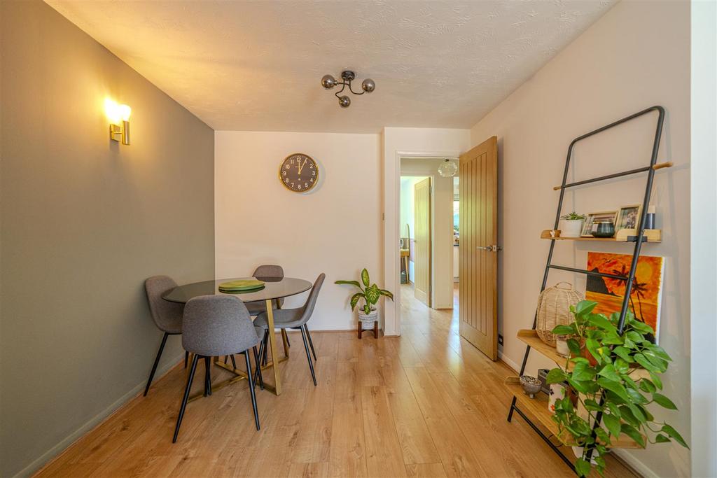 Lounge/ Dining Room