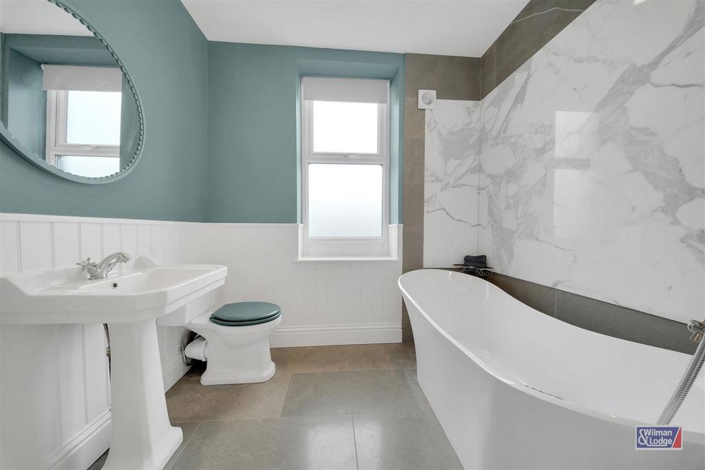 6 Bed, End Terrace, Silsden