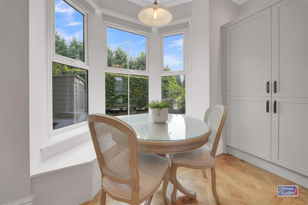 6 Bed, End Terrace, Silsden