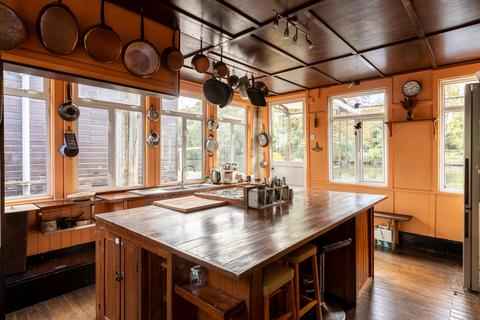 5 bedroom houseboat for sale, Hampton TW12