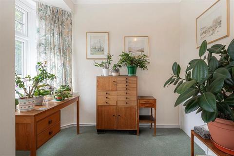 undefined, Bushy Park Gardens, Teddington TW11