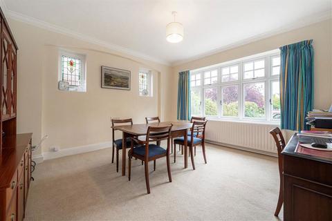 undefined, Bushy Park Gardens, Teddington TW11