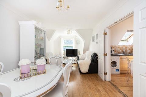 3 bedroom flat for sale, Baxter Court, 58 Alton Road, Bournemouth, BH10