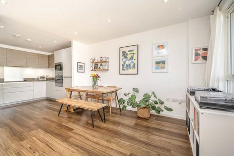 2 bedroom flat for sale, Rosenburg Road, London W3