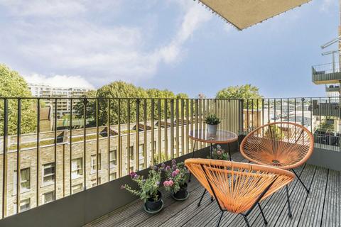 2 bedroom flat for sale, Rosenburg Road, London W3