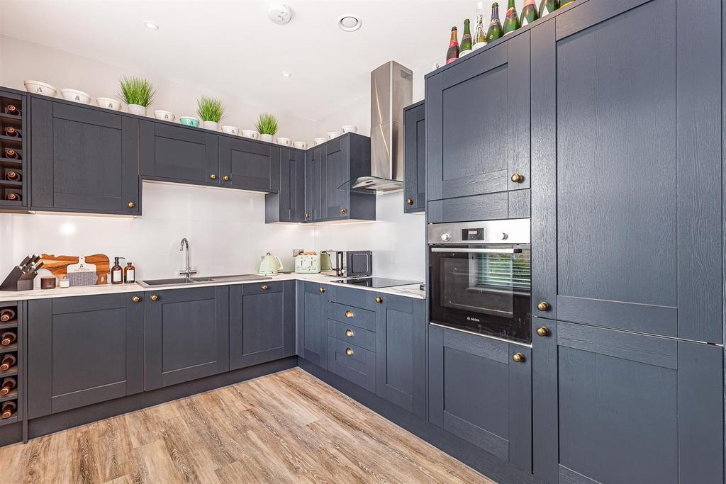 Kitchen 2.jpg
