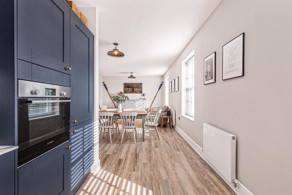 Kitchen 4.jpg