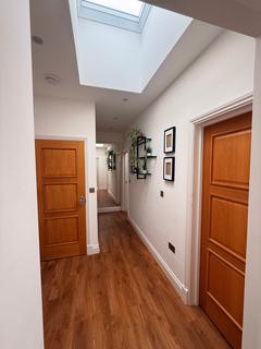 2 bedroom apartment to rent, Roe Green Lane, Hatfield, AL10