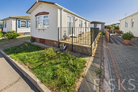 undefined, Kings, Canvey Island, SS8