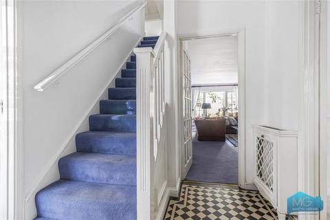 undefined, Green Dragon Lane, London, N21