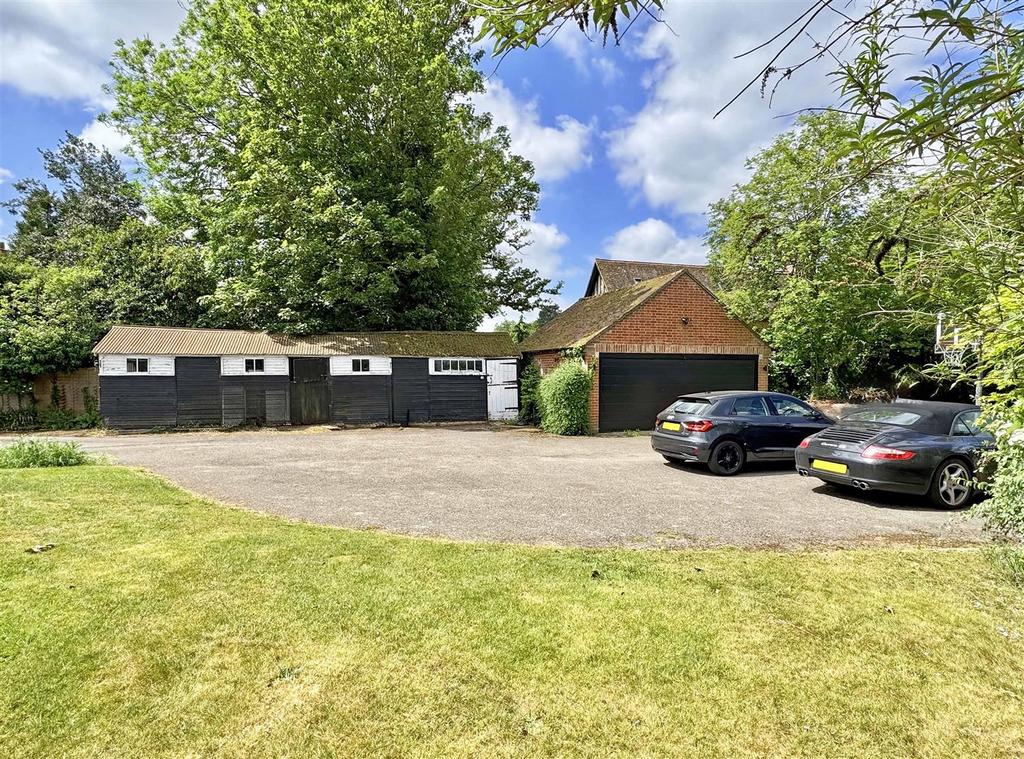 Garage & Parking.jpg