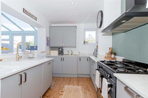 22 Brookdean Road, Worthing, BN11 2PB