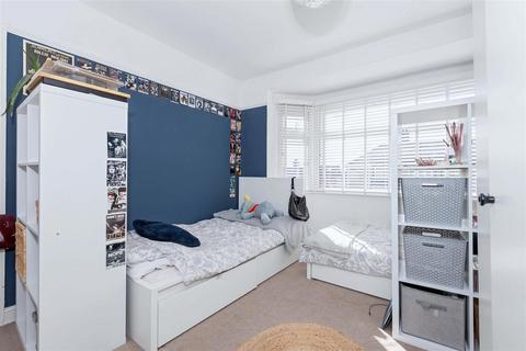 22 Brookdean Road, Worthing, BN11 2PB