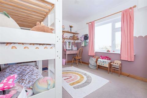 22 Brookdean Road, Worthing, BN11 2PB