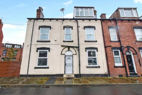 4 bedroom terraced house for sale, Whingate Grove, Leeds, West Yorkshire