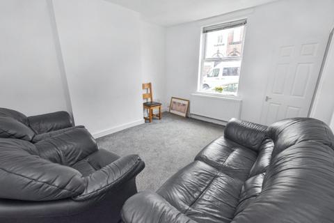 4 bedroom terraced house for sale, Whingate Grove, Leeds, West Yorkshire