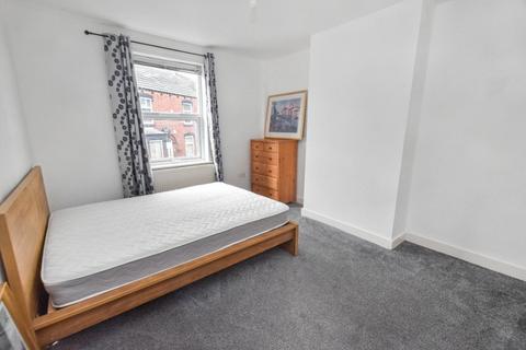 4 bedroom terraced house for sale, Whingate Grove, Leeds, West Yorkshire