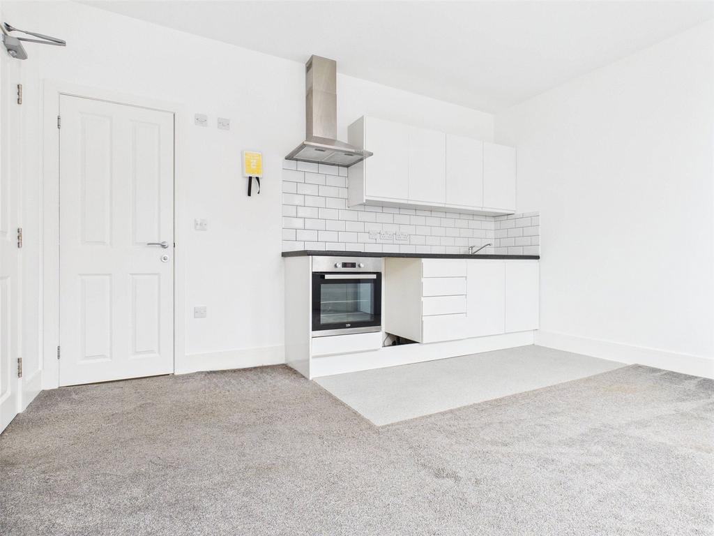 Studio Room: Kitchen