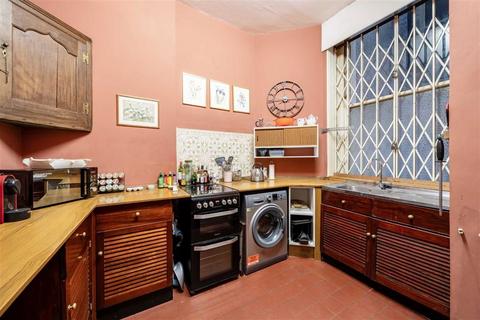 3 bedroom flat for sale, Carlisle Place, London SW1P