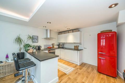 1 bedroom flat for sale, Bedford Hill, London SW12