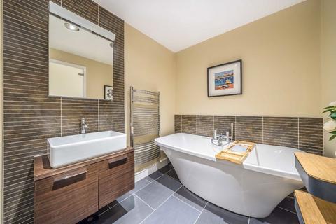 1 bedroom flat for sale, Bedford Hill, London SW12