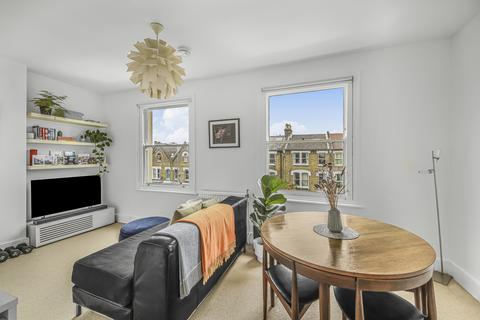 50b Upper Tollington Park, London, N4 4BX