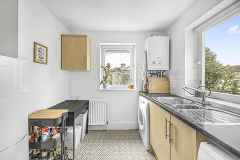 50b Upper Tollington Park, London, N4 4BX