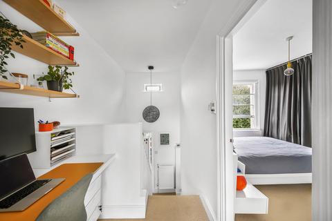 50b Upper Tollington Park, London, N4 4BX