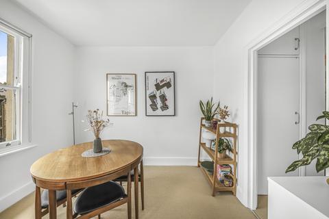 50b Upper Tollington Park, London, N4 4BX