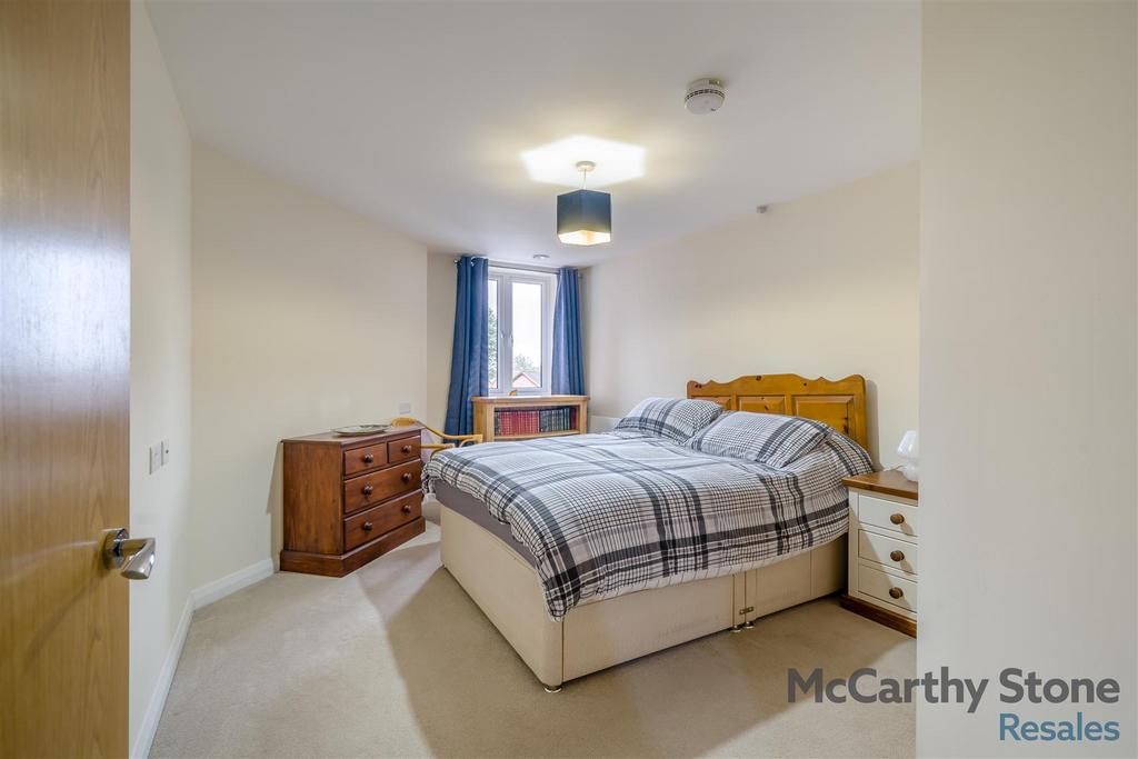 8663837-interior10.jpg