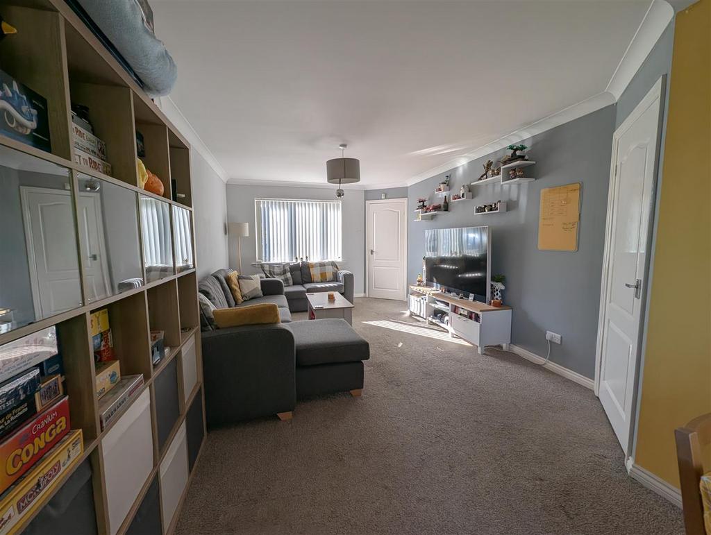 Lounge/Dining Room