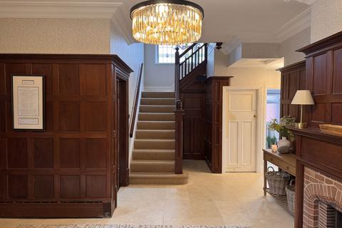 5 bedroom detached house to rent, Hesketh Road, Southport PR9