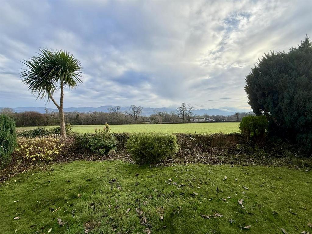 View from rear garden 17 Garth Wen.jpg