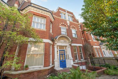 3 bedroom flat for sale, Frognal Lane, Hampstead, London, NW3