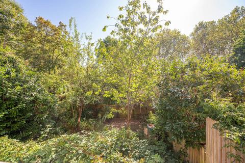 3 bedroom flat for sale, Frognal Lane, Hampstead, London, NW3