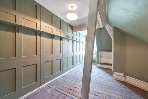Lyndhurst Gardens, Belsize Park, London, NW3