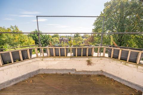 4 bedroom flat for sale, Lyndhurst Gardens, Belsize Park, London, NW3