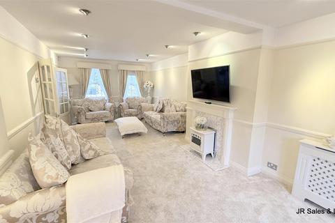 5 bedroom detached house for sale, Theobalds Park Road, Crews Hill, Enfield